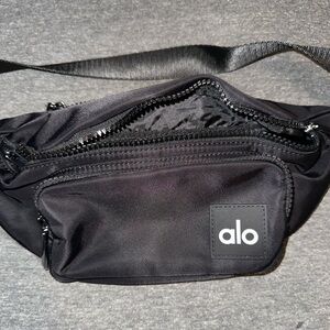 Alo belt bag